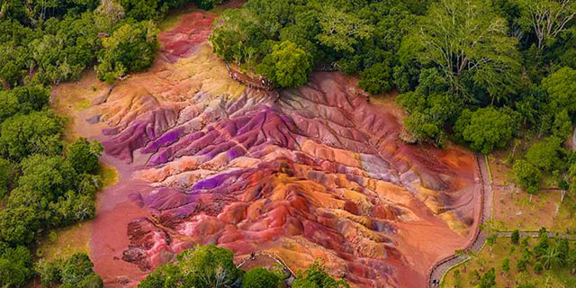 Chamarel Seven Coloured Earths
