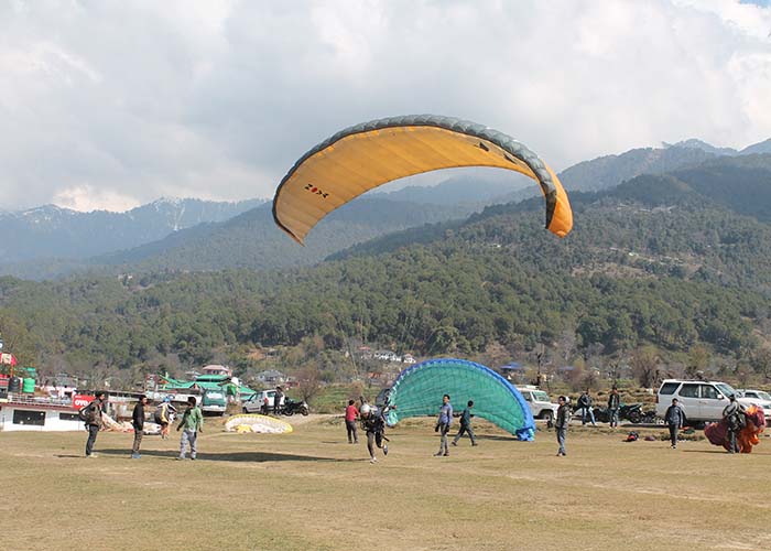 Paragliding in Bir Billing